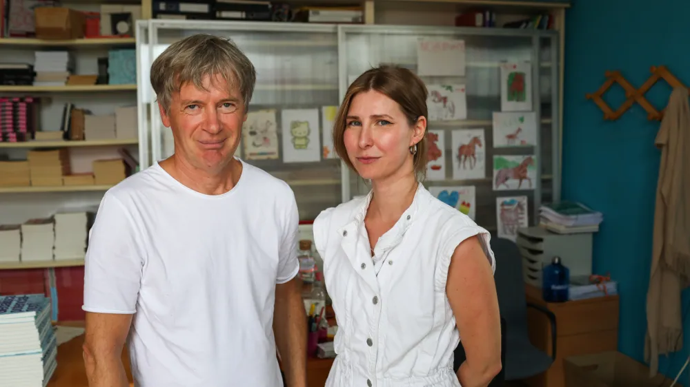 direktorica in umetni&scaron;ka vodja Maske Alja Lobnik,umetnik in kurator Janez Jan&scaron;a - 21.09.2023 - Zavod Maska praznuje 30 let - predstavili program dogodkov Zdaj je tukaj!, ki jih pripravljajo ob 30-letnici delovanja; //FOTO: Bojan Velikonja