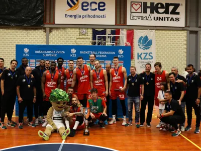 ko&scaron;arkarji Cedevite Olimpije&nbsp;- zmagovalci Superpokala 2023&nbsp;- 25.09.2023 &ndash; ko&scaron;arka - Cedevita Olimpija: Kansai Helios Suns,&nbsp;superpokal Slovenije 2023&nbsp;//FOTO: Bojan Velikonja