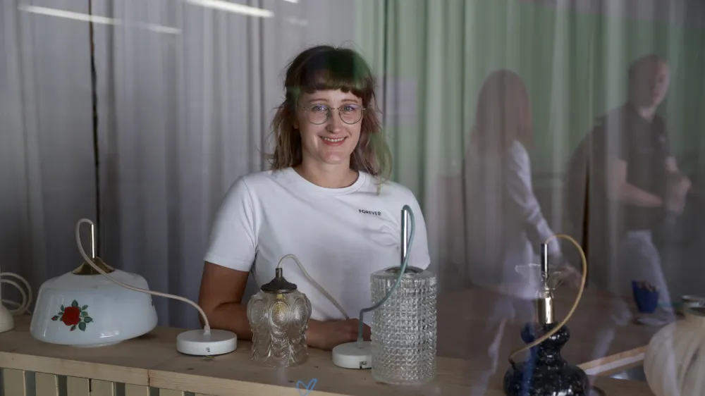 V podhodu Bežigrajska vrata pod železni&scaron;ko postajo je nastal nov ustvarjalni prostor Jugo&scaron;ik oblikovalke Nine Savič. Foto: Jaka Gasar