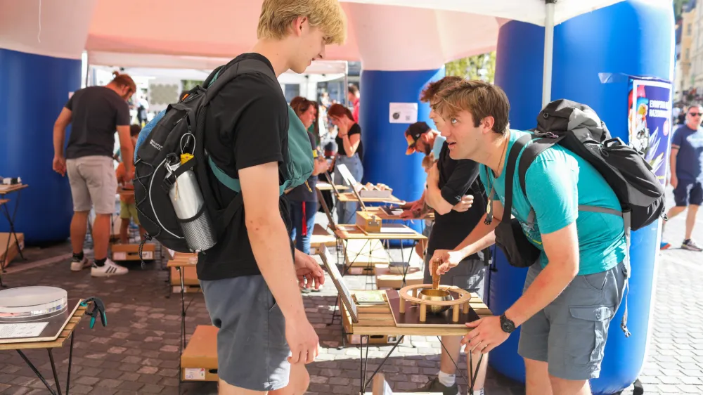 - Pre&scaron;ernov trg - Hi&scaron;a eksperimentov - 29.09.2023 - Evropska noč raziskovalcev - vseslovenski dogodek Noč ima svojo moč. //FOTO: Bojan Velikonja