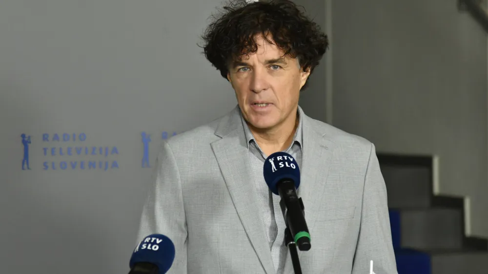 Ljubljana, RTV Slovenija.<br>Novinarska konferenca uprave RTV Slovenija, na kateri so spregovorili o poslovanju RTVS in drugih aktualnih temah.<br>Predsednik uprave RTV Slovenija Zvezdan Martic.