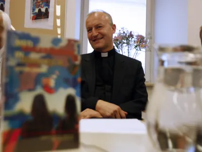 pomožni &scaron;kof Anton Jamnik, - predstavitev knjige ljubljanskega pomožnega &scaron;kofa Antona Jamnika z naslovom Med vagabundom in romarjem, //FOTO: Bojan Velikonja