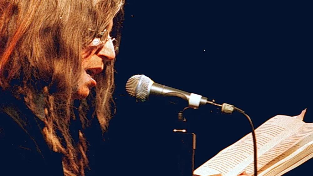 Ameri&scaron;ka pank rokovska zvezdnica Patti Smith bo jutri nastopila na novem koncertnem prizori&scaron;ču v Gorici.Foto: dokumentacija Dnevnika