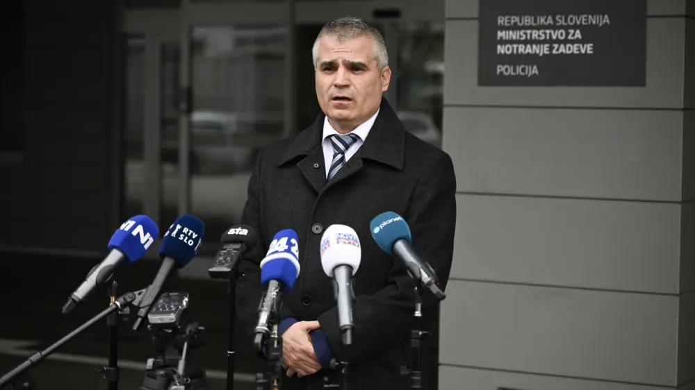 novi generalni direktor Policije Senad Ju&scaron;ić, - 24.02.2023 &ndash; Ministrstvo za notranje zadeve - izjava za medije novega generalnega direktorja Policije Senada Ju&scaron;ića po opravljeni primopredaji poslov z dosedanjim v. d. generalnim direktorjem policije Bo&scaron;tjanom Lindavom //FOTO: Nik Erik Neubauer