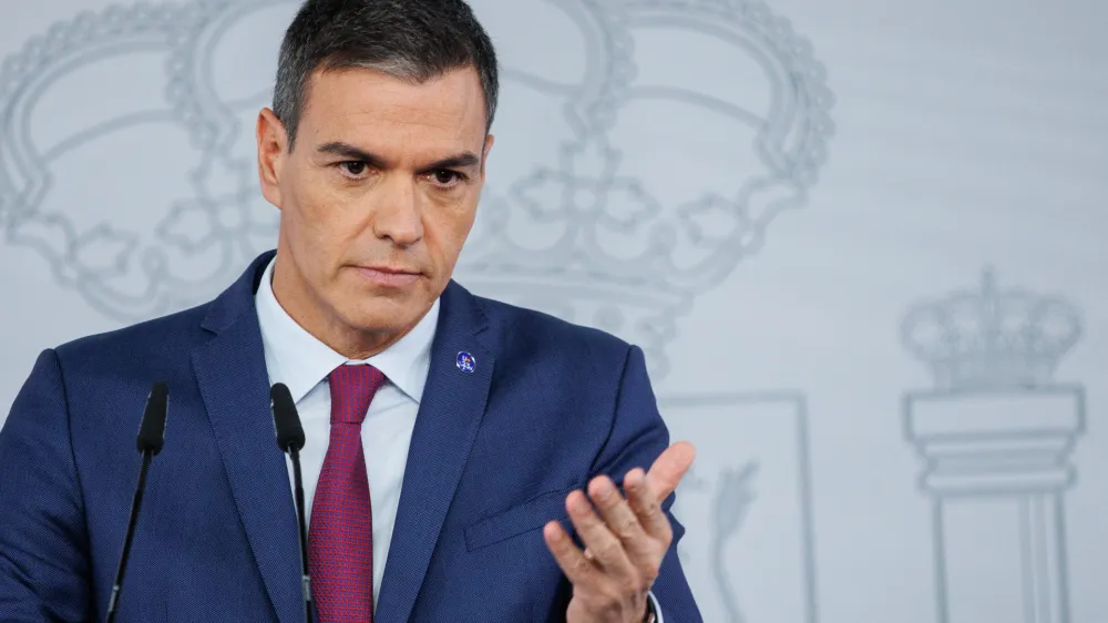 03 October 2023, Spain, Madrid: Acting Spanish Prime Minister Pedro Sanchez speaks during a press conference following a meeting with King Felipe VI of Spain. Photo: Alejandro Mart&iacute;nez V&eacute;lez/EUROPA PRESS/dpa