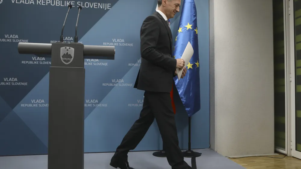 predsednik vlade Robert Golob07.07.2023 - izjava predsednika vlade dr. Roberta Goloba ob odstopu Ministra za zdravje Be&scaron;ič LoredanaFOTO: Luka Cjuha