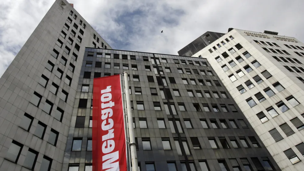 Če veliko podjetje letnega poročila ne odda v zakonskem roku, je oglobljeno z drobižem.&nbsp;