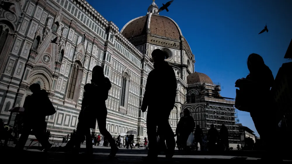 Firence - Katedrala Santa Maria del Fiore- ITALIJA 2011 - reportaža o izdelavi knjige z naslovom Neskončni Leonardo - najcelostnej&scaron;a predstavitev Leonarda da Vincija &ndash; prestižna, ročno vezana knjiga je o&scaron;tevilčena in je v Slovenskem jeziku iz&scaron;la v 500 izvodih v svetovnem merilu pa v 5000 izvodih, - cena 3.300 EUR/FOTO: Bojan Velikonja OPOMBA: ZA OBJAVO V PRILOGI &ndash; DNEVNIKOV OBJEKTIV - REPORTAŽA Leonardo da Vinci