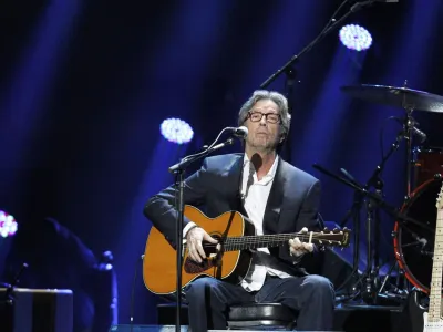 70 let<br>Legendarni glasbenik Eric Patrick Clapton<br>Perfekcionist in &scaron;e več<br>Na kitari je igral tako, da so ga že pri 21-tih imenovali Bog <br>