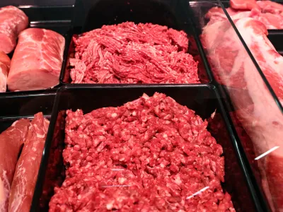 - 09.10.2019 &ndash; mesnica Mercator - sveže meso - mesni izdelki //FOTO: Luka Cjuha.