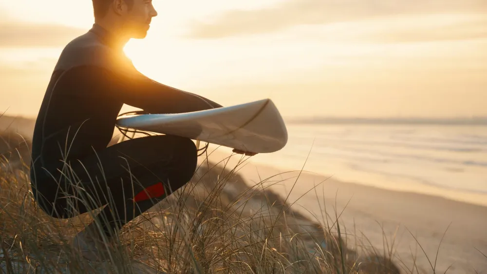 Tri ključne komponente podatkov &ndash; podatki podjetij, spletni podatki in informacije o izbiri pravega časa (t.i. Intent Data) &ndash; se uporabljajo v različnih fazah prodajnega lijaka. Pomagajo zagotoviti natančnej&scaron;o in podrobnej&scaron;o kvalifikacijo prvotno ustvarjenih potencialnih kupcev. Cilj je, da se prodaja osredotoči izključno na tista podjetja, za katera je zelo verjetno, da bodo sprejela va&scaron;o prodajno ponudbo, in ki imajo kratek prodajni cikel. Če imate ob pravem času prave informacije, lahko prehitite konkurenco, prilagodite komunikacijo potencialni stranki in pospe&scaron;ite prodajni proces. Primeren trenutek je torej ključ do uspe&scaron;ne prodaje &ndash; ali ga znate ujeti? F D & B