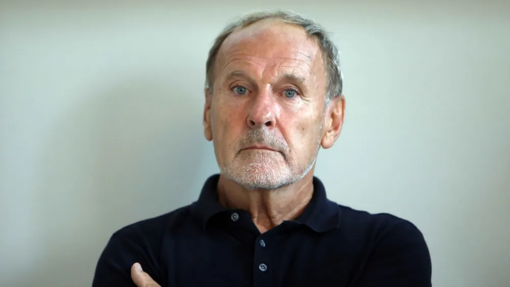 <br>alpinist Viki Gro&scaron;elj <br><br>- 01.09.2022 - novinarska konferenca Cankarjevega doma pred začetkom festivala Zadnja odprava alpinista Reinholda Messnerja<br><br>//FOTO: <br>