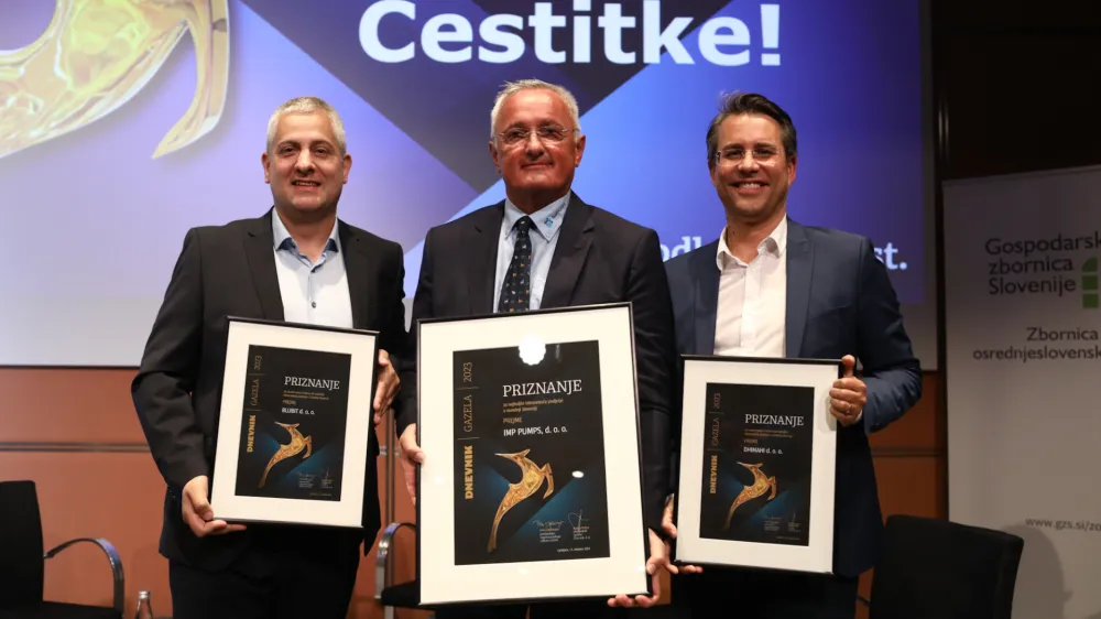 &nbsp;&nbsp;Zvonko Bo&scaron;tjančič, direktor BlubitDamir Popović, direktor IMP Pumps &ndash; gazela osrednjeslovenske regije 2023Vojko Kercan, direktor Dhimahi + Emilija Kercan (sestra)- 12.10.2023 - 23. Slovenska GAZELA 2023 &ndash;&nbsp;regijski izbor najbolj&scaron;ih najhitreje rastočih podjetij &ndash; razglasitev Gazele osrednje Slovenije 2023 v Domu gospodarstva GZS v Ljubljani -&nbsp;//FOTO: Luka Cjuha- 12.10.2023 - 23. Slovenska GAZELA 2023 &ndash;&nbsp;regijski izbor najbolj&scaron;ih najhitreje rastočih podjetij &ndash; razglasitev Gazele osrednje Slovenije 2023 v Domu gospodarstva GZS v Ljubljani -&nbsp;//FOTO: Luka Cjuha