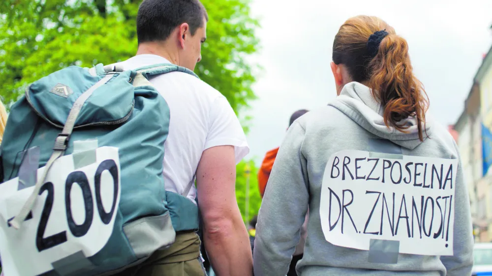 Slovenski znanstveniki so se dolga leta soočali z rezi, zato jih skrbi vsaka dvoumna napoved oblasti. Fotografija je simbolična.&nbsp;