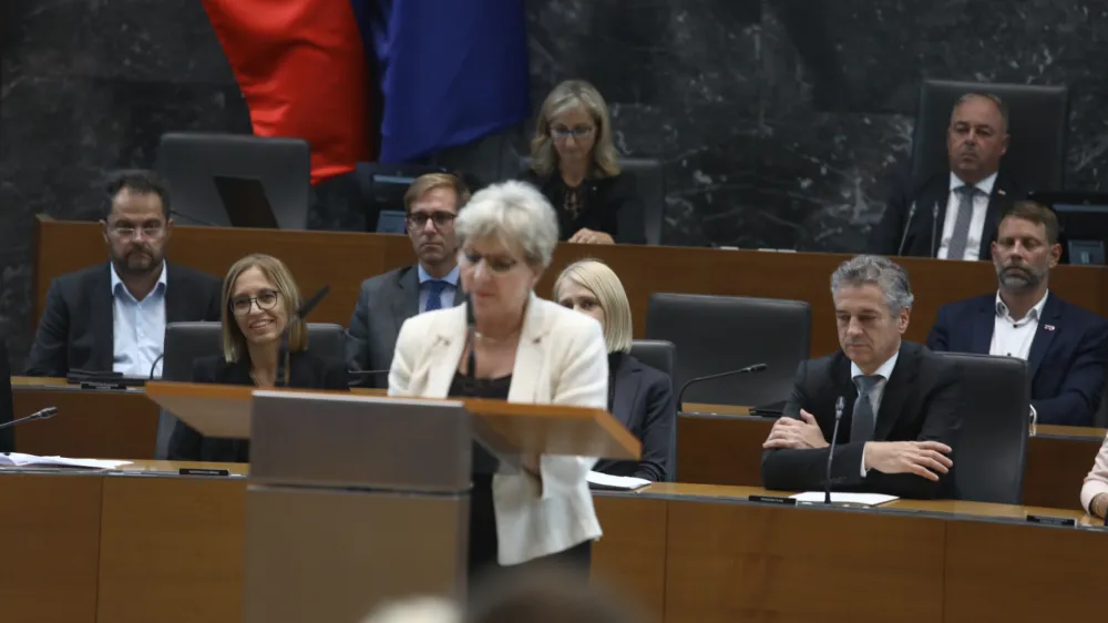 &nbsp;13.10.2023 &ndash; Državni zbor &ndash; 49.&nbsp;&nbsp;izredna seja DZ - odločali o predlogu kandidatke za novo ministrico za zdravje Valentine Prevolnik Rupel ter o predlogu za razre&scaron;itev ministrice za kmetijstvo, gozdarstvo in prehrano Irene &Scaron;inko;&nbsp;//FOTO: Luka Cjuha