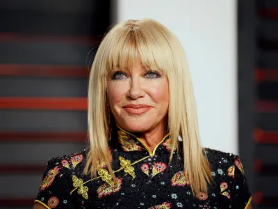 FILE PHOTO: Actress Suzanne Somers arrives at the Vanity Fair Oscar Party in Beverly Hills, California February 28, 2016. REUTERS/Danny Moloshok/File Photo