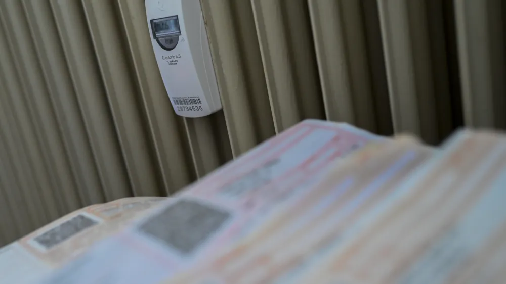 - radiatorji &ndash; merilec - daljinsko odčitavanje - delilnik stro&scaron;kov toplote - - 13.10.2023 &ndash; simbolična fotografija &ndash; kurilna sezona - ogrevanje &ndash; kurjava - //FOTO: Nik Erik Neubauer