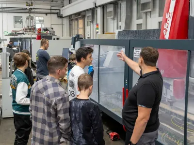 Mladi so največ zanimanja pokazali za kalkulacije in tehnologijo, delo z najnovej&scaron;imi stroji kot strojni operaterji, fino ročno delo v delavnici ter delo na terenu.&nbsp;