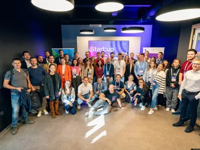 Na jesenskem Startup vikendu Maribor je svoje podjetni&scaron;ke ideje razvijalo več kot 40 udeležencev. (Foto: Tovarna podjemov)