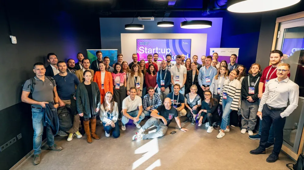 Na jesenskem Startup vikendu Maribor je svoje podjetni&scaron;ke ideje razvijalo več kot 40 udeležencev. (Foto: Tovarna podjemov)
