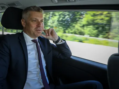 - 30.08.2022 &ndash; mag. Valentin Hajdinjak, predsednik uprave DARS, Družba za avtoceste v Republiki Sloveniji  //FOTO: Luka CjuhaOPOMBA: INTERVJU ZA OBJEKTIV 2022