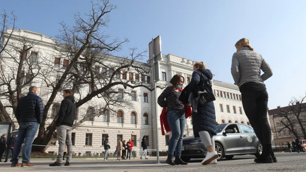 Novi predlog zakona o sodi&scaron;čih javnosti pripira vrata sodi&scaron;č. Foto: Tomaž Skale&nbsp;