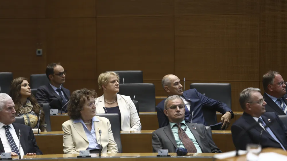 poslanci SDS Janez Jan&scaron;a- 24.06.2023 - Dan državnosti 2023 &ndash; alavnostna seja državnega zbora //FOTO: Luka Cjuha