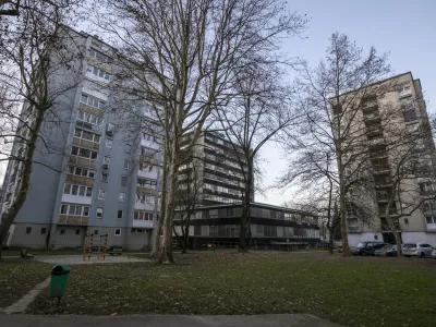 - 23.01.2020 &ndash; Hudovernikova ulica 4 v Ljubljani &ndash; potresno ogrožena stolpnica - //FOTO: Matjaž Ru&scaron;t