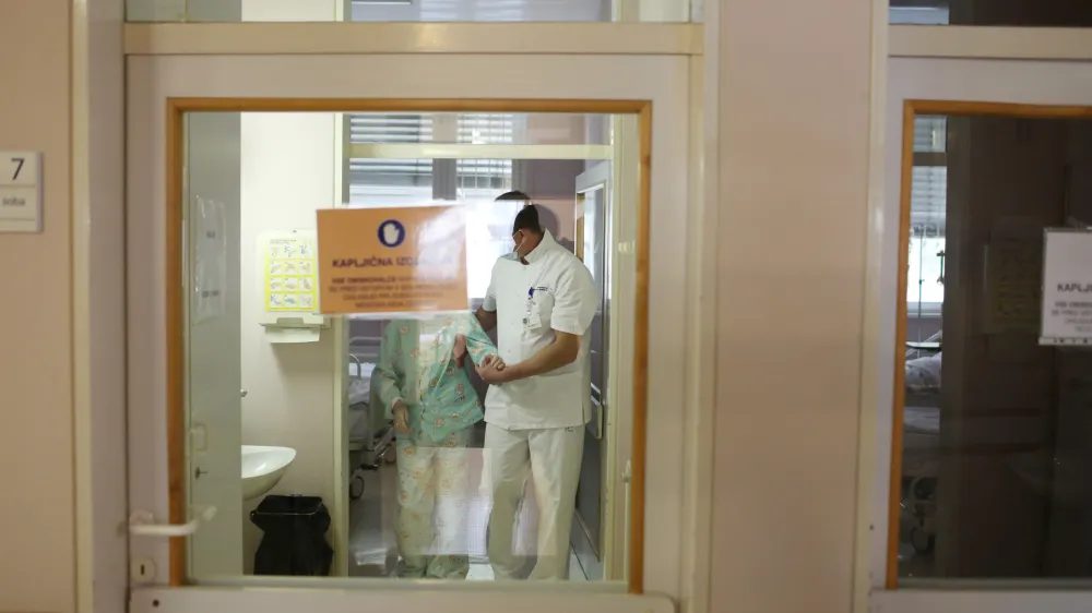 Težave z name&scaron;čanjem bolnikov so se začele &scaron;e pred sezono gripe. ﻿Fotografija je simbolična.&nbsp;
