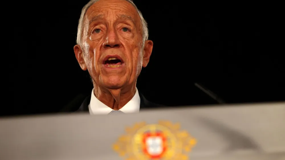 Portugal's President Marcelo Rebelo de Sousa addresses the nation from Belem Palace to announce his decision to dissolve parliament triggering snap general elections on March 10th, after Prime Minister Antonio Costa resigned due to an ongoing investigation on the alleged corruption in multi-billion dollar lithium, green hydrogen and data centre deals, in Lisbon, Portugal, November 9, 2023. REUTERS/Pedro Nunes