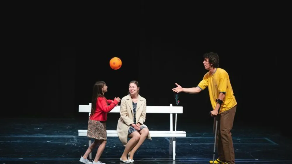 Jeseni&scaron;ka postavitev predstave Kajmak in marmelada <br><br>