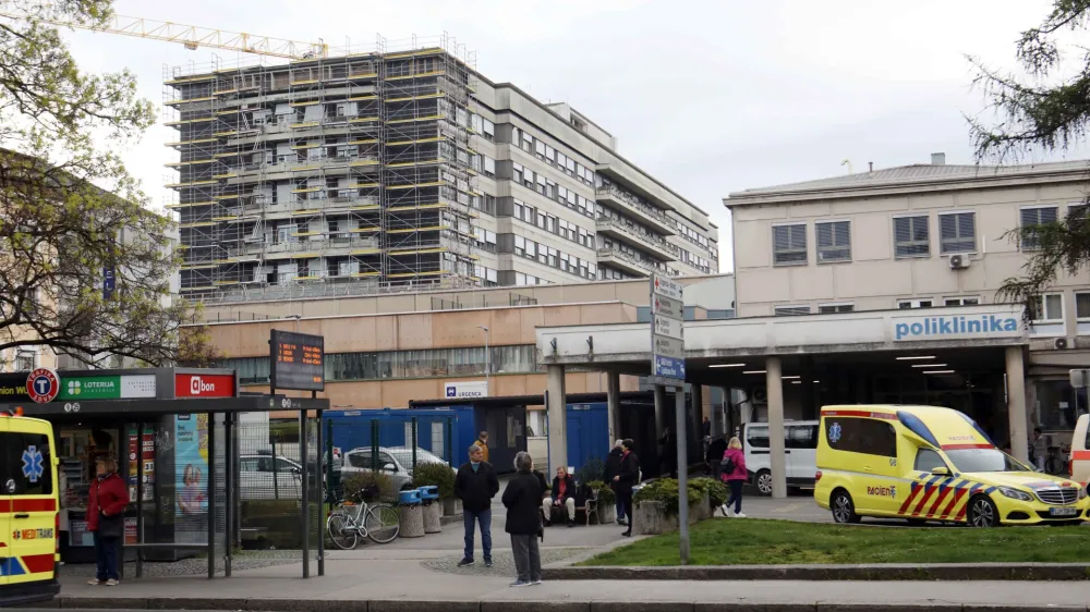 - re&scaron;evalna vozila &ndash; re&scaron;ilci -- 18.04.2023 - UKC &ndash; Poliklinika, Njego&scaron;eva cesta 4 v Ljubljani //FOTO: Tomaž Skale