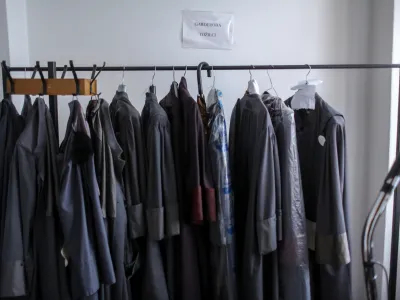 Sodniki in tožilci tudi med stavko ne morejo sleči tog, vendar pa lahko skrčijo obseg svojega dela.&nbsp;