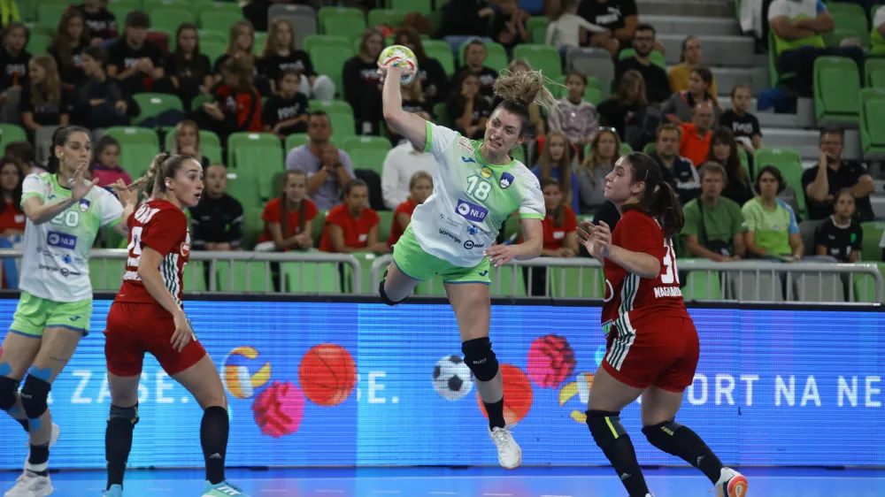 Zulič Nina- 01.10.2022 &ndash; ženski rokomet &ndash; Slovenija: Madžarska, pripravljalna tekma za evropsko rokometno prvenstvo za ženske 2022, 2. tekma: //FOTO: Luka Cjuha