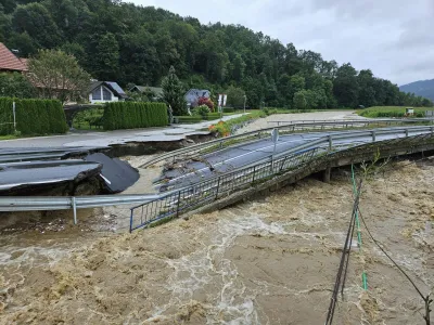 V Dravogradu poru&scaron;enih mostov sploh ne &scaron;tejejo več.