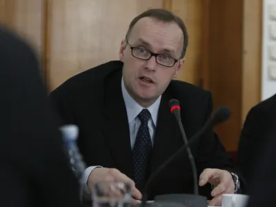 državni sekretar na ministrstvu za obrambo Uro&scaron; Krek- Odbor DZ za obrambo - obrambna ministrica poročala o odstopih in razhajanjih na obrambnem ministrstvu in v Slovenski vojski;",//FOTO: Bojan Velikonja