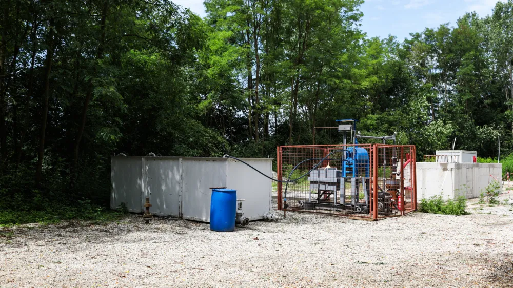 - 19.07.2023 &ndash; gradnja - Pilotna geotermalna elektrarna na obstoječi plinski vrtini Pg-8 (SI-Geo-Electricity) v naselju Čentiba v občini Lendava - proizvodnja električne energije iz obnovljivih virov. //FOTO: Bojan Velikonja