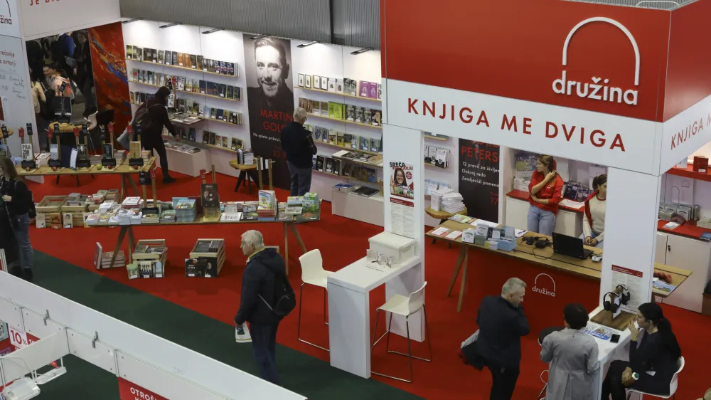 - 23.11.2023 - 39. Slovenski knjižni sejem 2023 na Gospodarskem razstavi&scaron;ču v Ljubljani pod geslom Besedo besedi //FOTO: Luka Cjuha