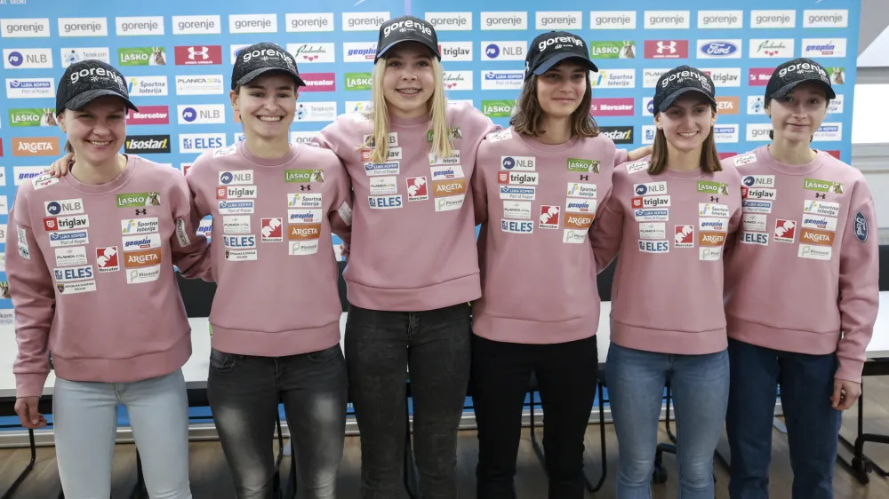 - 28.11.2023 &ndash; tiskovna konferenca smučarskih skakalk pred novo sezono //FOTO: Jaka Gasar