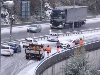 27.11.2023., Klis - Na podrucju Dalmatinske zagore od jutros pada snijeg. Photo: Ivo Cagalj/PIXSELL