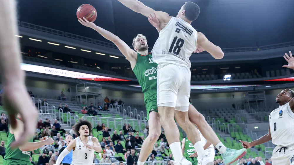 Jaka Blažič- 29.11.2023 &ndash; ko&scaron;arka - Cedevita Olimpija: Pariz, evropski pokal, 9. krog: //FOTO: Jaka Gasar