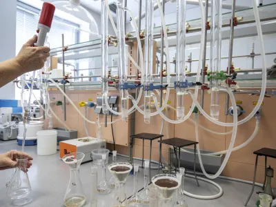 - laboratorij - <br><br><br>- 04.03.2020 &ndash; Maribor - Nacionalni laboratorij za zdravje, okolje in hrano (NLZOH) - Prvomajska 1 v Mariboru //FOTO: Matjaž Ru&scaron;tOPOMBA: REPORTAŽA ZA OBJEKTIV 2020