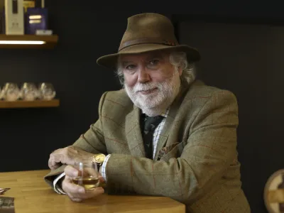 Jim Murray, eden največjih poznavalcev viskijev na svetu- 07.11.2023 - Destilarna džina in viskija Broken Bones, Trža&scaron;ka cesta 132 v Ljubljani //FOTO: Luka Cjuha