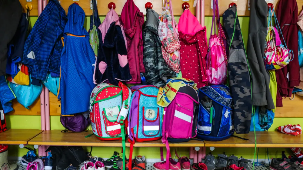 - &scaron;olska garderoba - &scaron;olska torba - &scaron;olstvo - <br><br><br>- 30.05.2019 - Osnovna &scaron;ola O&Scaron; 8 talcev Logatec, Notranjska Cesta 3, //FOTO: Bojan Velikonja