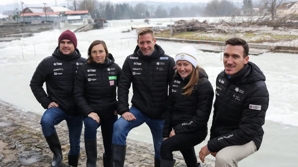 kajaka&scaron; Peter Kauzerkajaka&scaron;ica Eva Terčeljkanuistka Eva Alina Hočevarkanuist Luka Božičkanuist Benjamin Sav&scaron;ek - 04.12.2023 &ndash; Tacen - Kajaka&scaron;ka zveza Slovenije - kajaka&scaron;i in kanuisti v slalomu na divjih vodah - kandidati za nastop na olimpijskih igrah v Parizu leta 2024. //FOTO: Bojan Velikonja