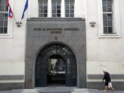 - Zavod za zdravstveno zavarovanje Slovenije (ZZZS), Miklo&scaron;ičeva cesta 24 v Ljubljani - stavba //FOTO: Jaka Gasar