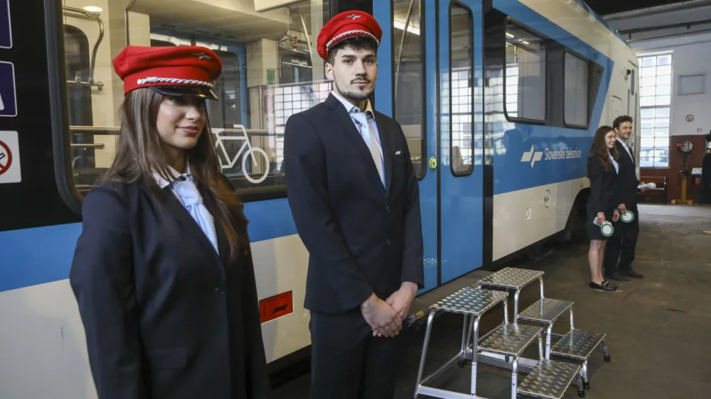 08.12.2023 - novinarska konferenca Slovenskih železnic, na kateri bodo predstavili nove uniforme osebja; Železni&scaron;ki muzej SŽ - Slovenske železniceFOTO: Luka Cjuha