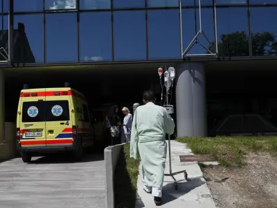 - ilustrativna fotografija 2013 - zdravstvo - re&scaron;evalno vozilo - bolnik<br><br><br>//FOTO: Luka Cjuha