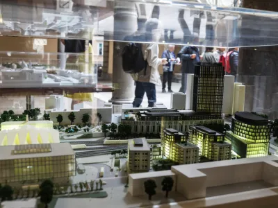 Družba Mendota invest bo predvidoma v začetku prihodnjega leta začela gradnjo svojega projekta na območju ljubljanske železni&scaron;ke postaje. Gradbeno dovoljenje za večstanovanjske stavbe vzdolž Vilharjeve ceste je že pridobila.
&nbsp;