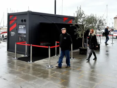 Direkcija za infrastrukturo je morala letos po odločitvi sodi&scaron;ča izvajalcu makete drugega tira plačati 133.000 evrov z zamudnimi obrestmi.&nbsp;